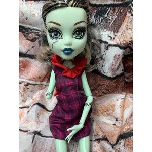 Monster High Doll Frankie Stein Scaris Deluxe Great Hair EUC Missing One Arm